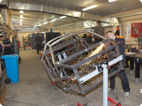 Эксклюзивный тест-драйв первого российского суперкара Marussia B2