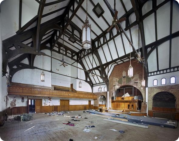 Детройт в руинах.