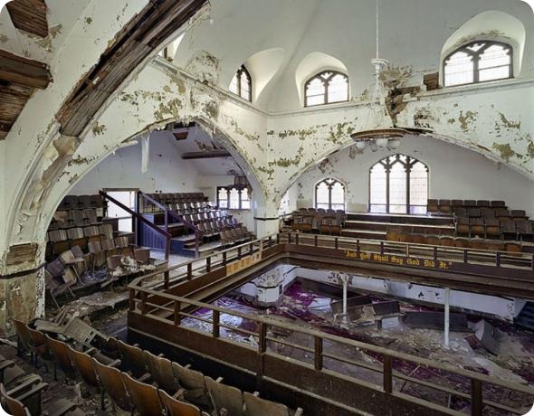 Детройт в руинах.