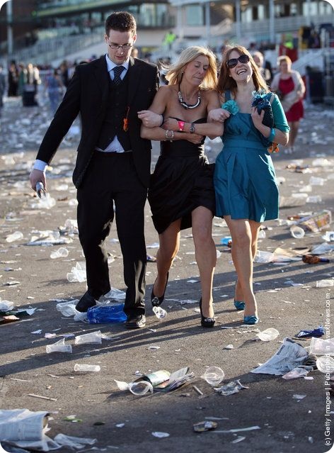 Как отдыхают английские женщины (31 фото)