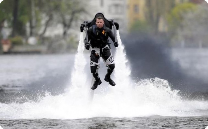 Летать, как Джеймс Бонд с Jetlev-Flyer (15 фото)