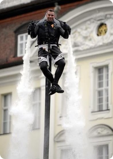 Летать, как Джеймс Бонд с Jetlev-Flyer (15 фото)