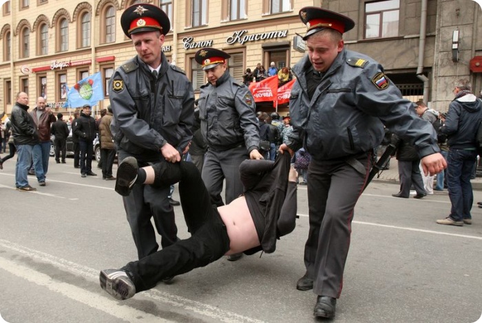 Первомай в разных странах мира (39 фото + текст)