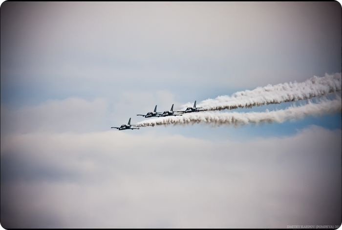 Пилотажная группа Русь в небе