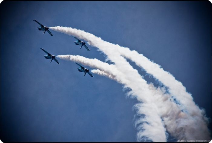 Пилотажная группа Русь в небе