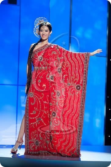 Мисс Вселенная - национальные костюмы 2011 (88 фото)