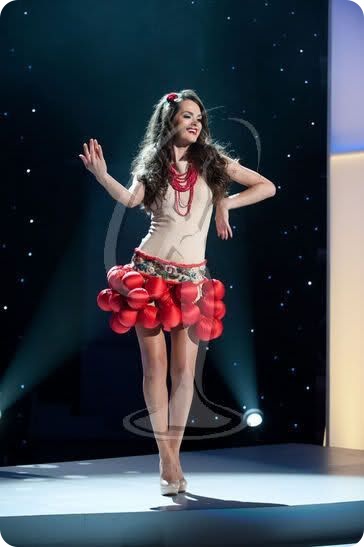 Мисс Вселенная - национальные костюмы 2011 (88 фото)