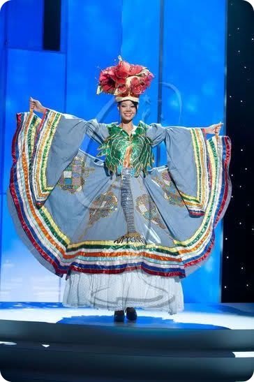 Мисс Вселенная - национальные костюмы 2011 (88 фото)