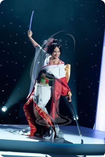 Мисс Вселенная - национальные костюмы 2011 (88 фото)