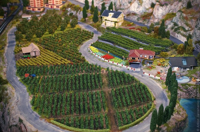 Огромный макет России (52 фото)