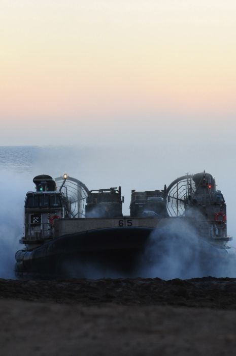 Десантный катер LCAC (28 фото)