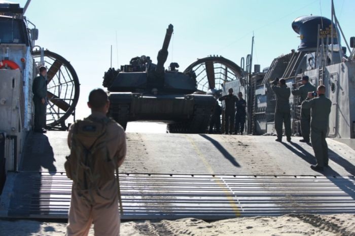 Десантный катер LCAC (28 фото)
