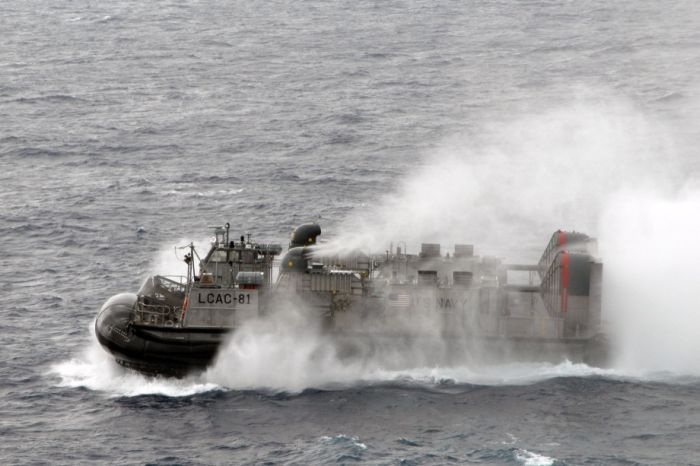 Десантный катер LCAC (28 фото)