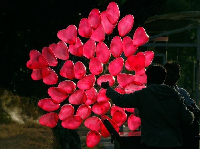 Мир отпраздновал День святого Валентина (22 фото)