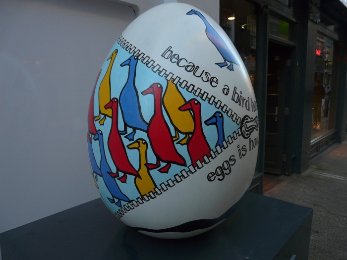 Большая пасхальная охота за расписными яйцами в Лондоне