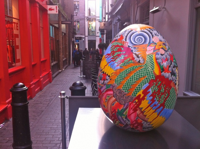 Большая пасхальная охота за расписными яйцами в Лондоне