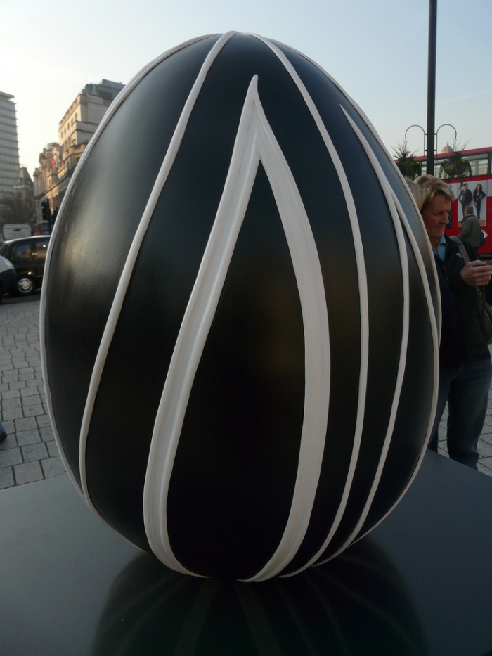 Большая пасхальная охота за расписными яйцами в Лондоне