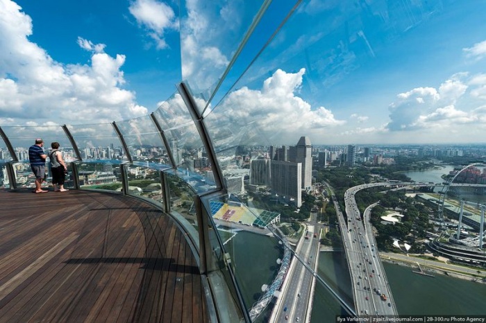 Отель Marina Bay Sands, бассейн под облаками (35 фото)