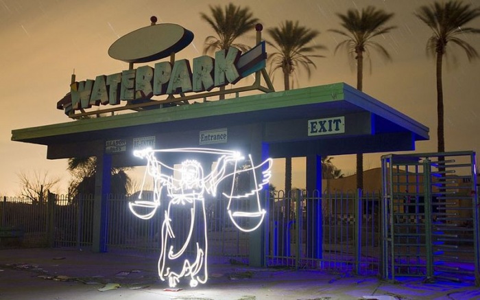 Знаки зодиака, нарисованные светом (12 фото)