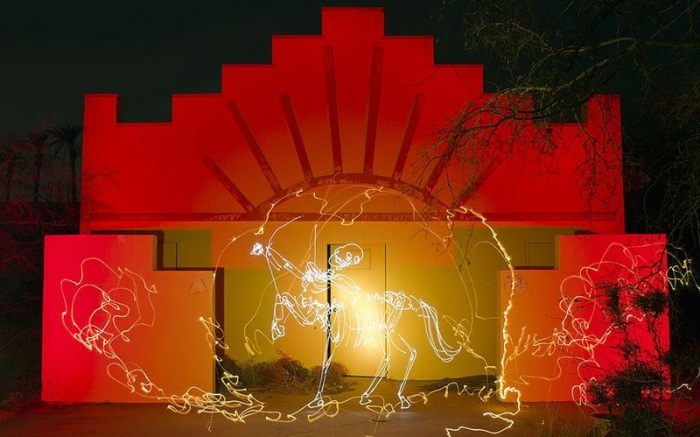 Знаки зодиака, нарисованные светом (12 фото)