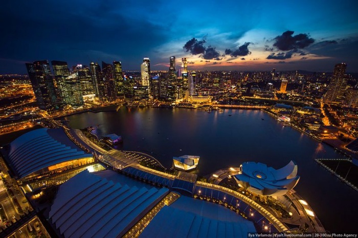 Отель Marina Bay Sands, бассейн под облаками (35 фото)