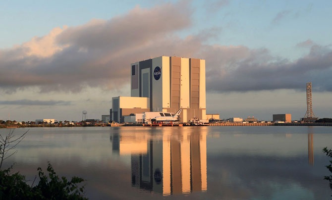 Траспортировка космического шаттла по реке Гудзон