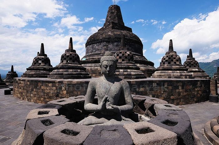 Важнейшие священные места на планете (10 фото)