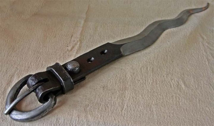 Красивое холодное оружие (33 фото)