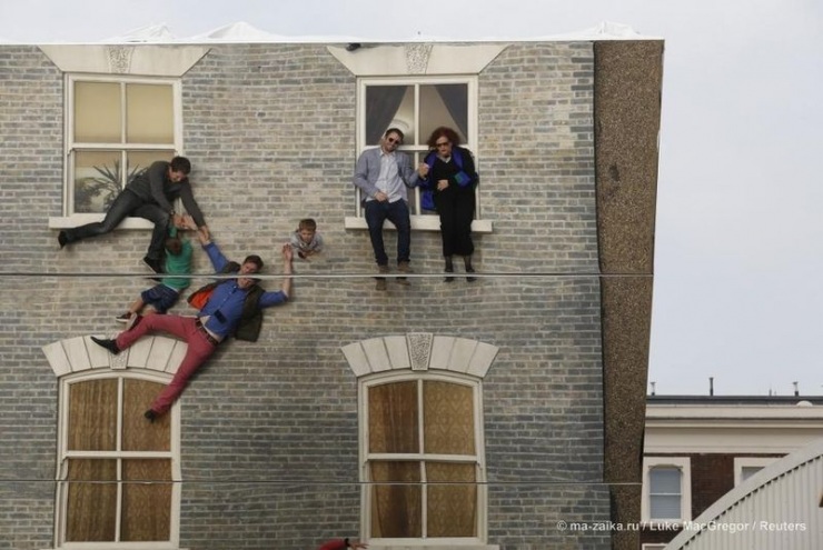 Дом, превращающий человека в супергероя (10 фото)