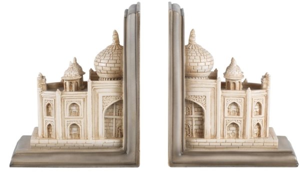 Креатив на книжной полке