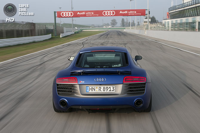 Стремление к совершенству в новой модели Audi R8