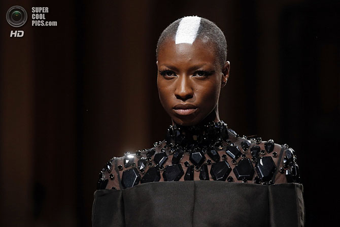 Показы культовых дизайнеров на Неделя высокой моды в Париже