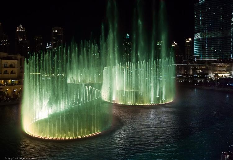 Музыкальный фонтан в Дубае (19 фото)