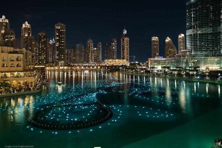 Музыкальный фонтан в Дубае (19 фото)