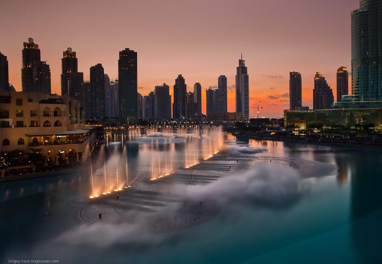 Музыкальный фонтан в Дубае (19 фото)