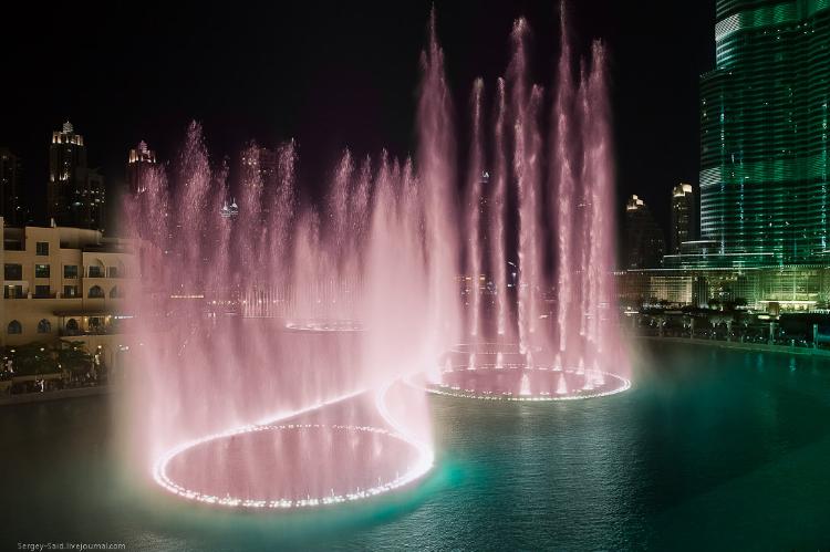Музыкальный фонтан в Дубае (19 фото)