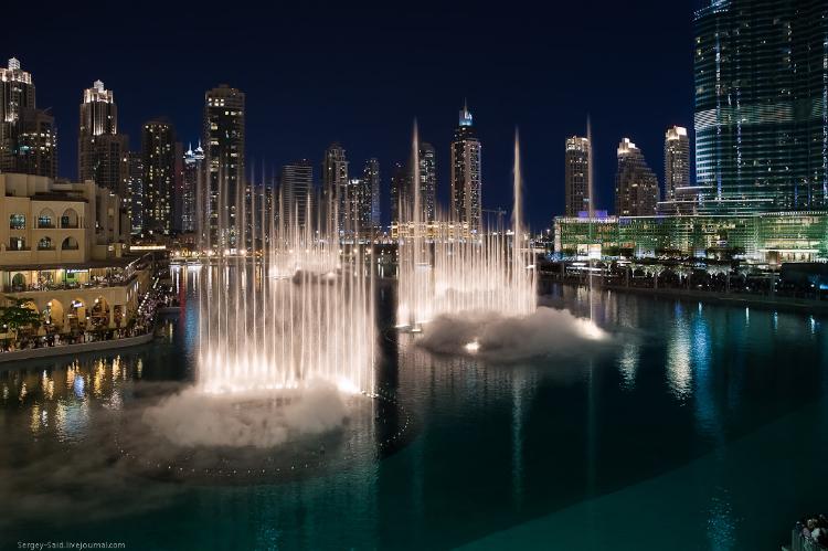 Музыкальный фонтан в Дубае (19 фото)
