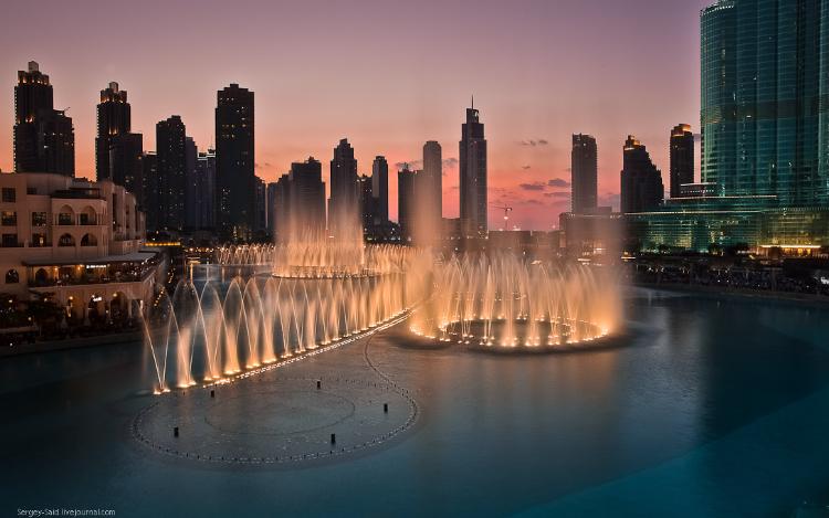 Музыкальный фонтан в Дубае (19 фото)