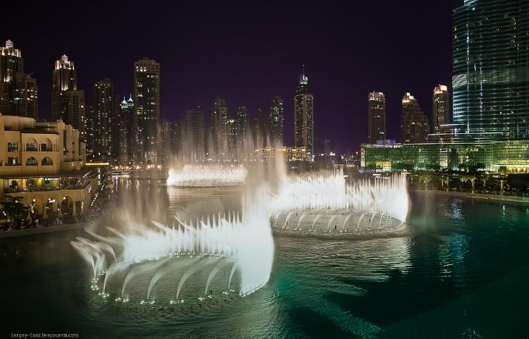 Музыкальный фонтан в Дубае (19 фото)