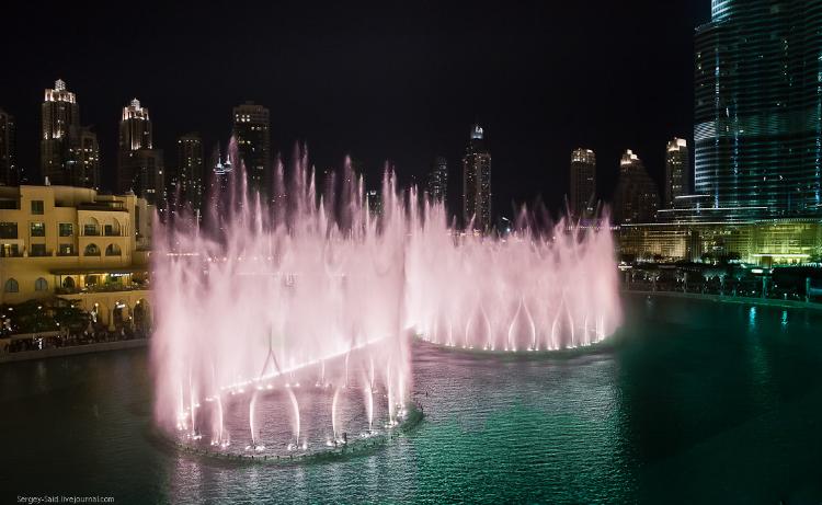 Музыкальный фонтан в Дубае (19 фото)