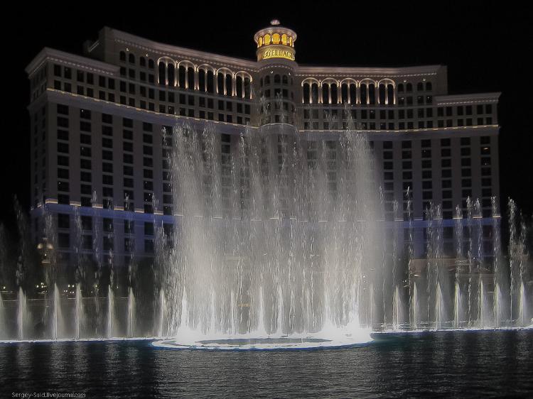 Музыкальный фонтан в Дубае (19 фото)