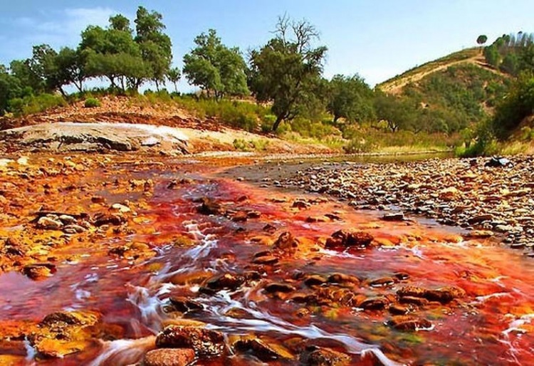 Рио Тинта: “марсианская” река на Земле