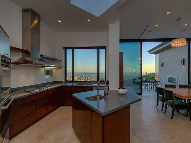 23-летняя звезда YouTube купил особняк за 4,5 млн долларов в Голливуде