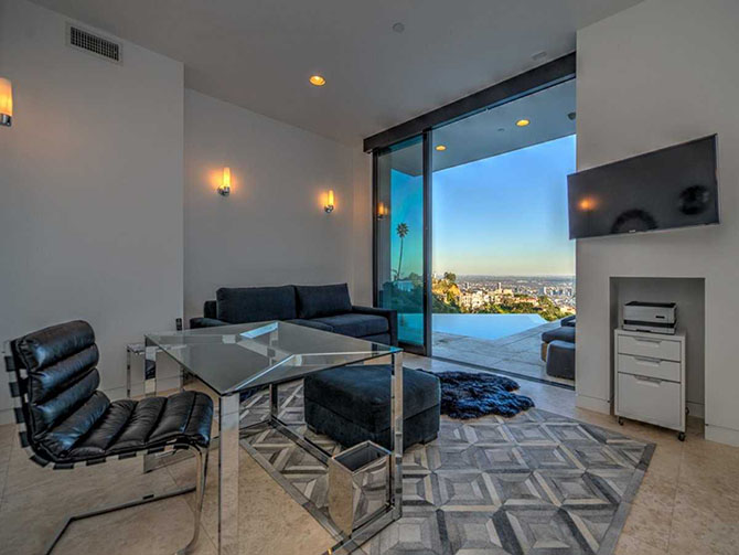 23-летняя звезда YouTube купил особняк за 4,5 млн долларов в Голливуде