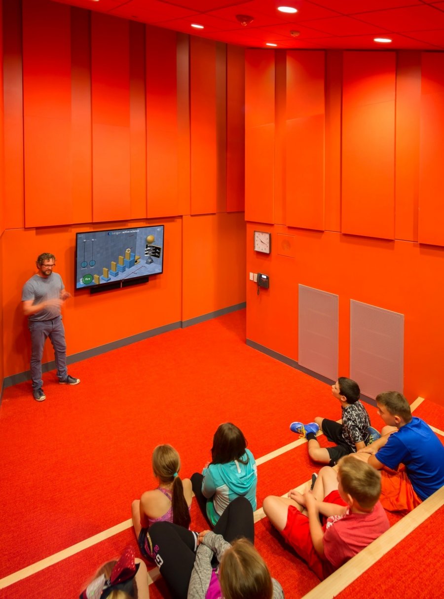 Здание начальной школы в США