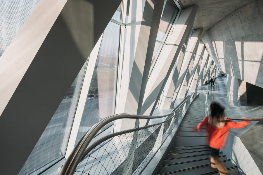 Поразительный дизайн и архитектура музея Mercedes-Benz в Штутгарте