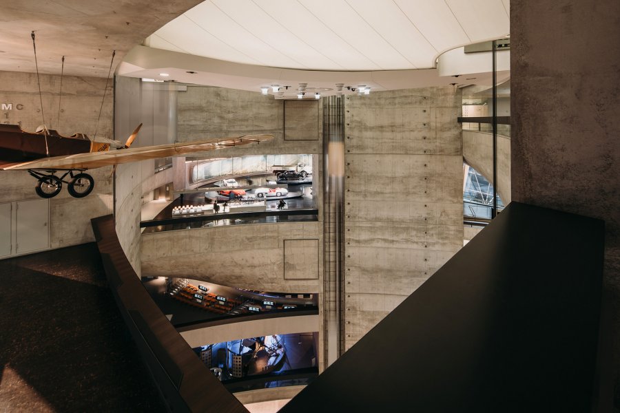 Поразительный дизайн и архитектура музея Mercedes-Benz в Штутгарте