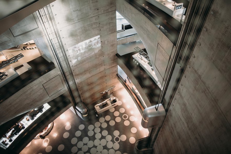 Поразительный дизайн и архитектура музея Mercedes-Benz в Штутгарте