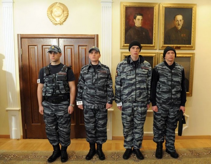 Полицейских переоденут в новую дизайнерскую форму (10 фото)