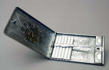 Портсигары 19-го и начала 20-го столетия с эротическими картинками (41 фото)